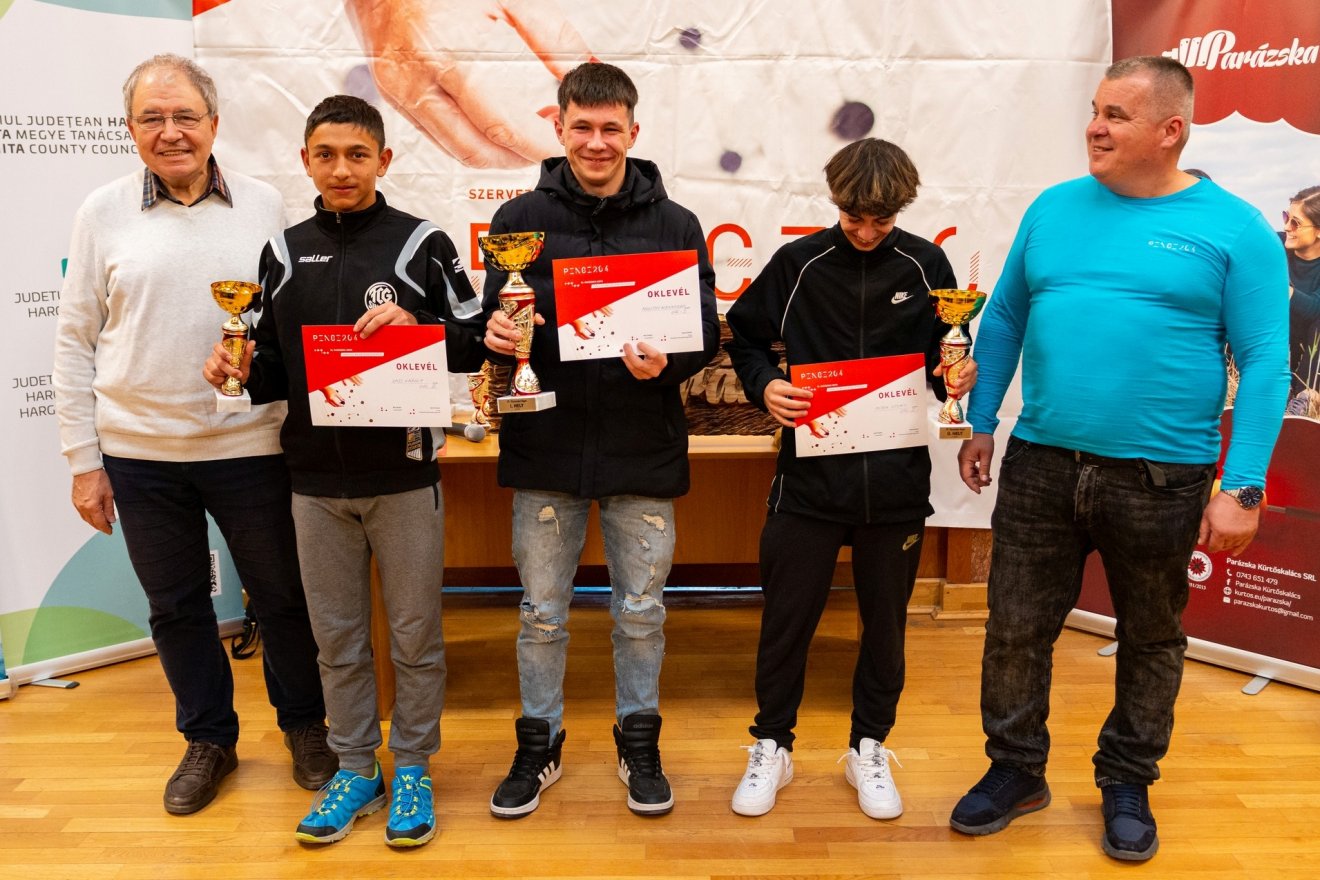 Az U16-osok legjobbjai: Vass Károly, Agoșton Alexandru és Mitea István •  Fotó: Biró Sándor