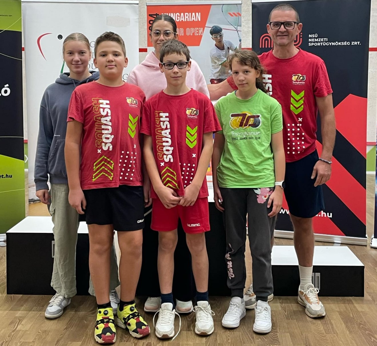 Balról jobbra Sándor Anna, Sajter Helmut, Pescărescu Tamara, Sánta Ábel, András Mikolt és Szász László •  Fotó: Szász László