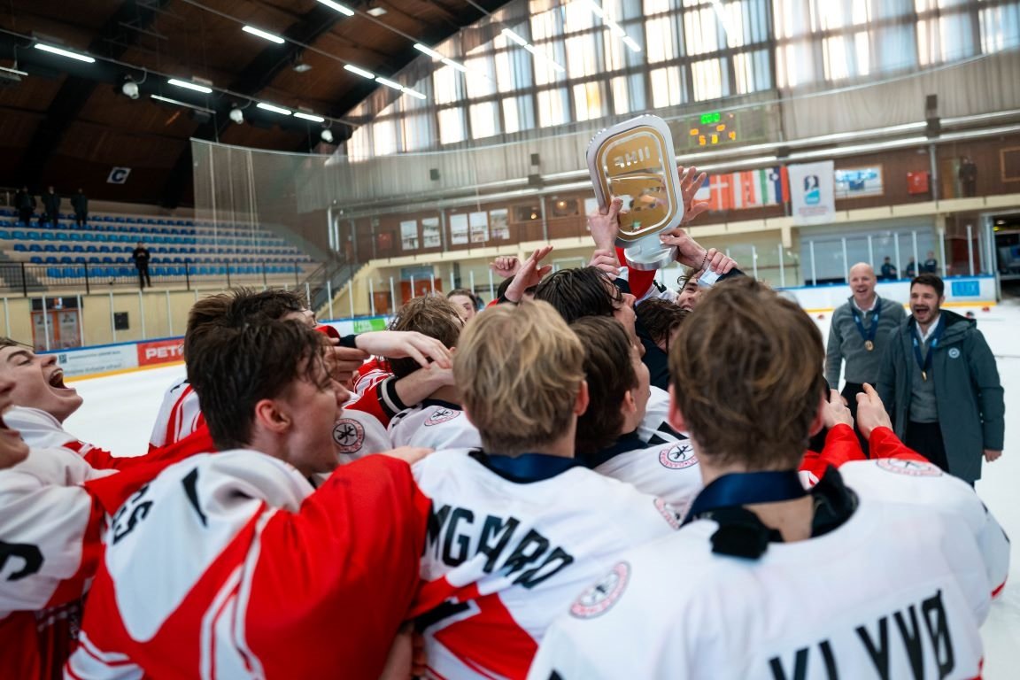 Dánia végzett az első helyen, feljutott az elit csoportba •  Fotó: IIHF (Nemzetközi Jégkorong-szövetség)
