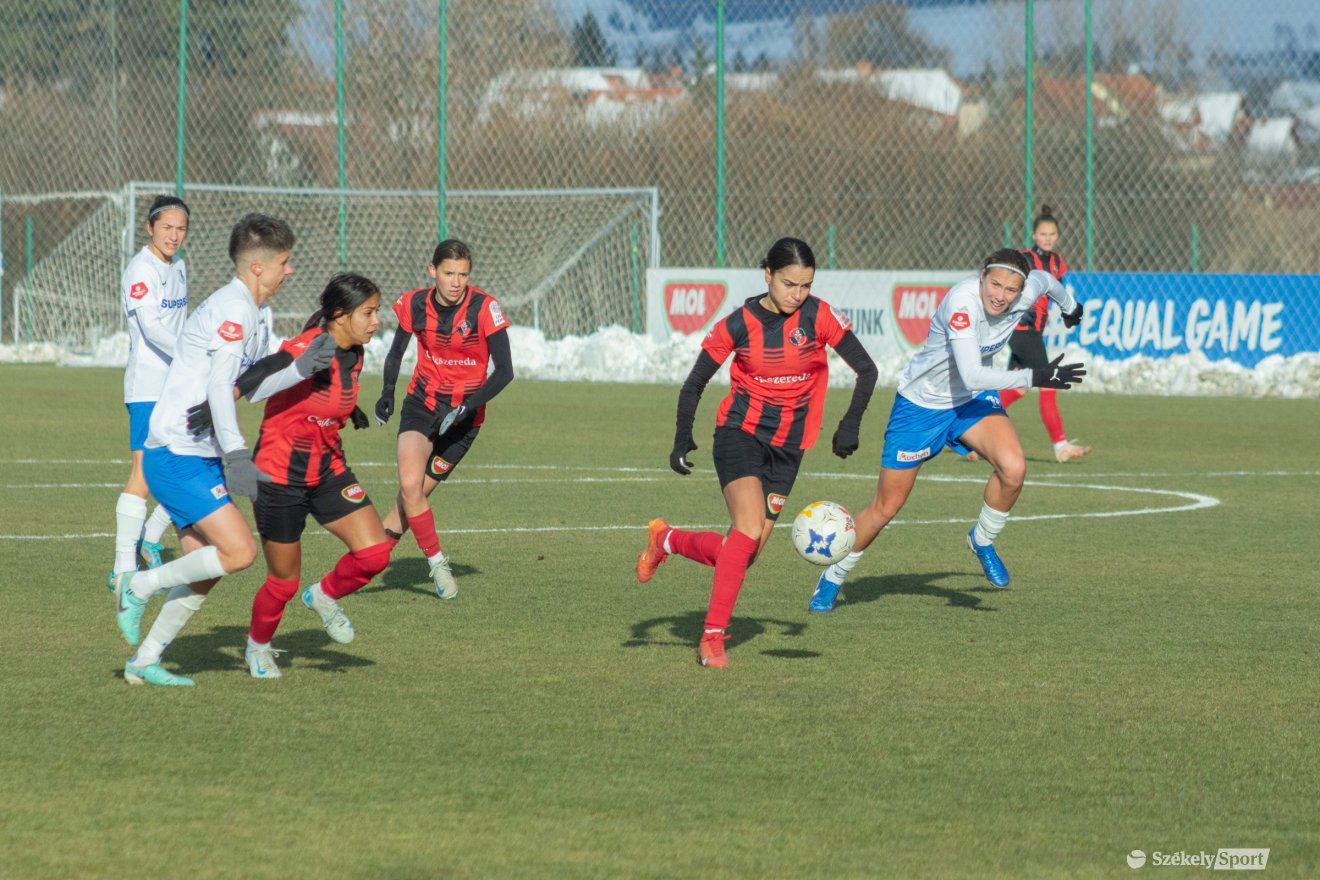 •  Fotó: Borbély Fanni