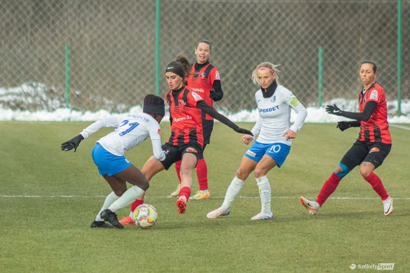 •  Fotó: Borbély Fanni