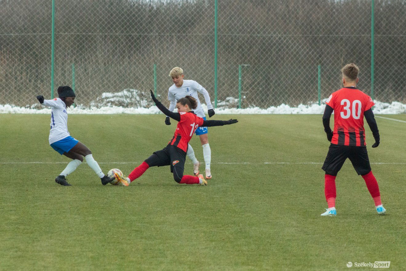 •  Fotó: Borbély Fanni
