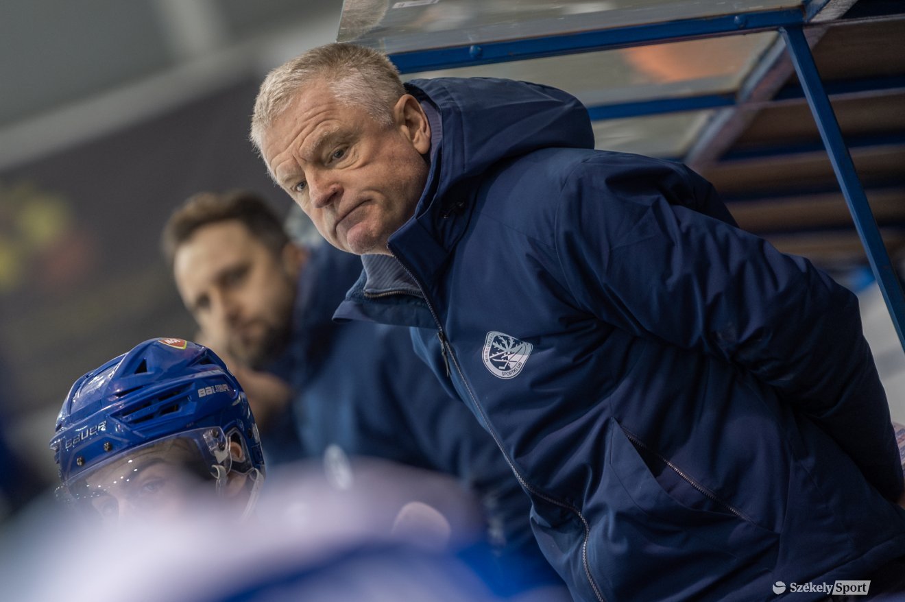 Munka közben Kevin Constantine