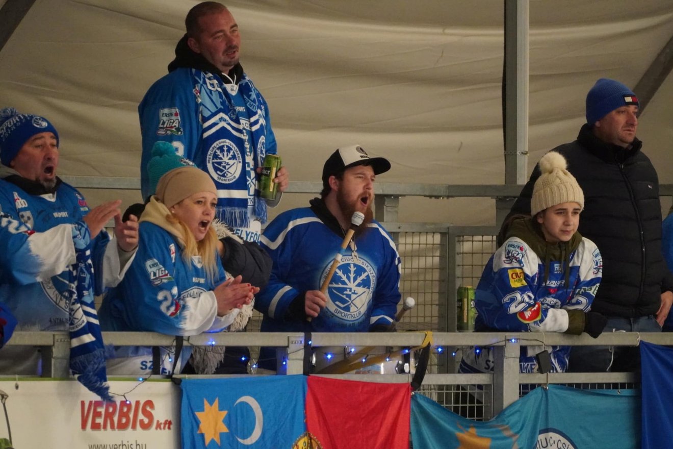 A csíki női hokicsapatnak mindkét mérkőzésen lelkes szurkolótábora volt •  Fotó: SC Csíkszereda Women’s Ice Hockey Team