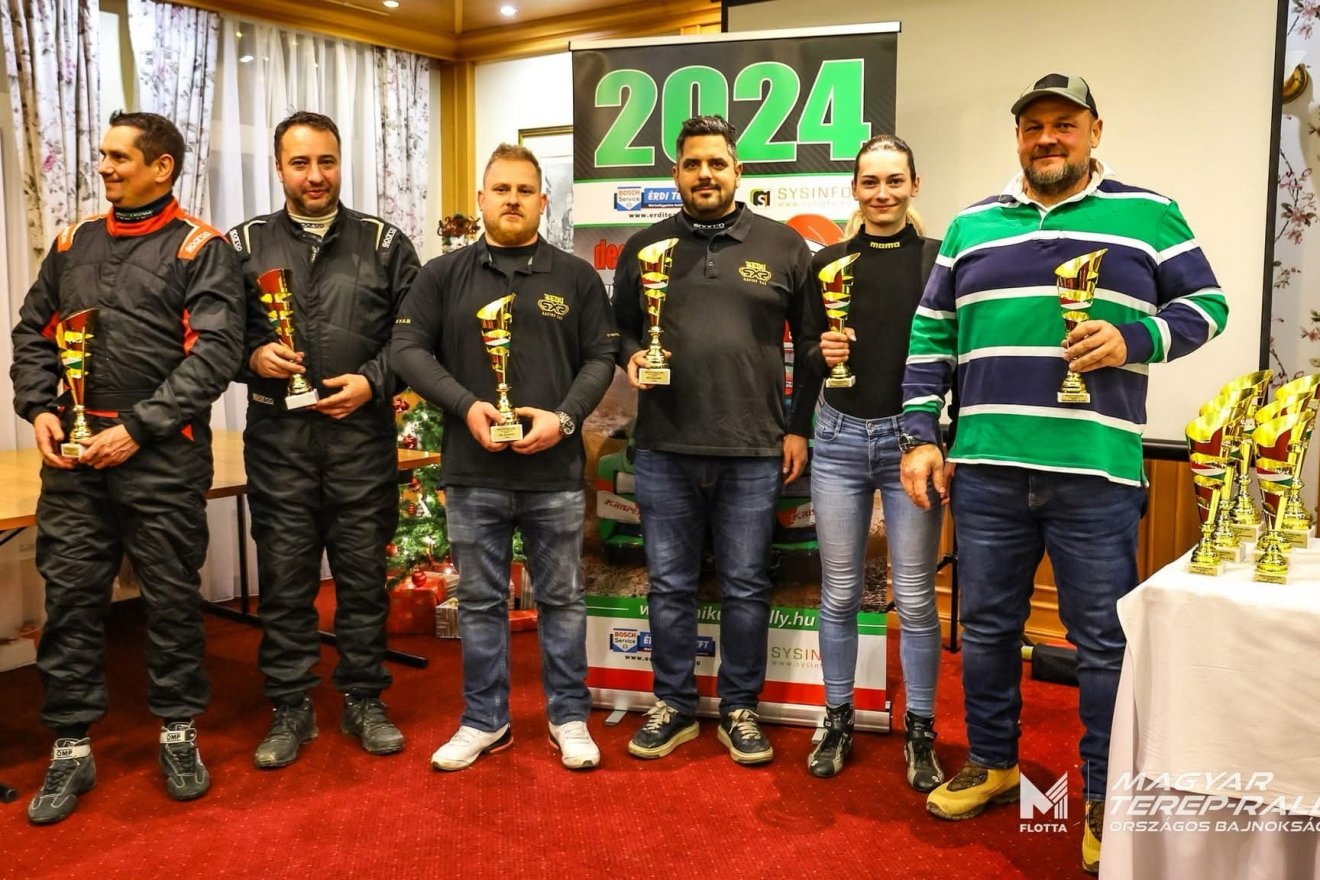 A veszprémi Mikulás rali dobogósai az SSV kategóriában. Balról a Bíró-Sprencz kettős •  Fotó: Sprencz Tamás magánygyűjteménye