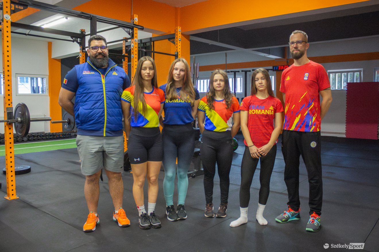 A EYOF-ra utazó női biatloncsapat. Balról jobbra: Czont Attila, Tamás Boróka,Silló Krisztina, Kelemen Boglárka, Kurkó Janka Dóra és Márton Szilárd •  Fotó: Borbély Fanni
