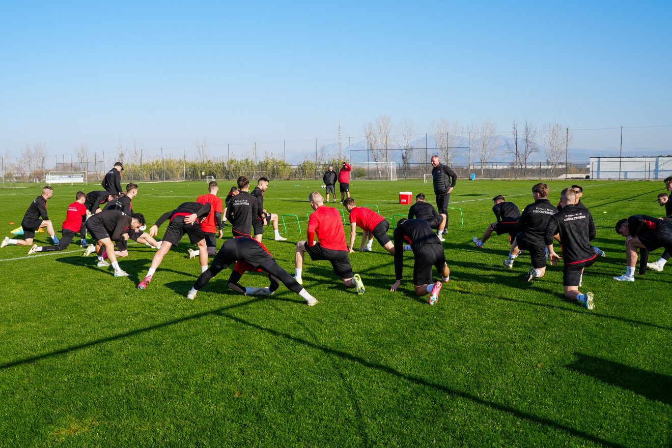 Törökországban edzenek az FK-sok •  Fotó: FK Csíkszereda