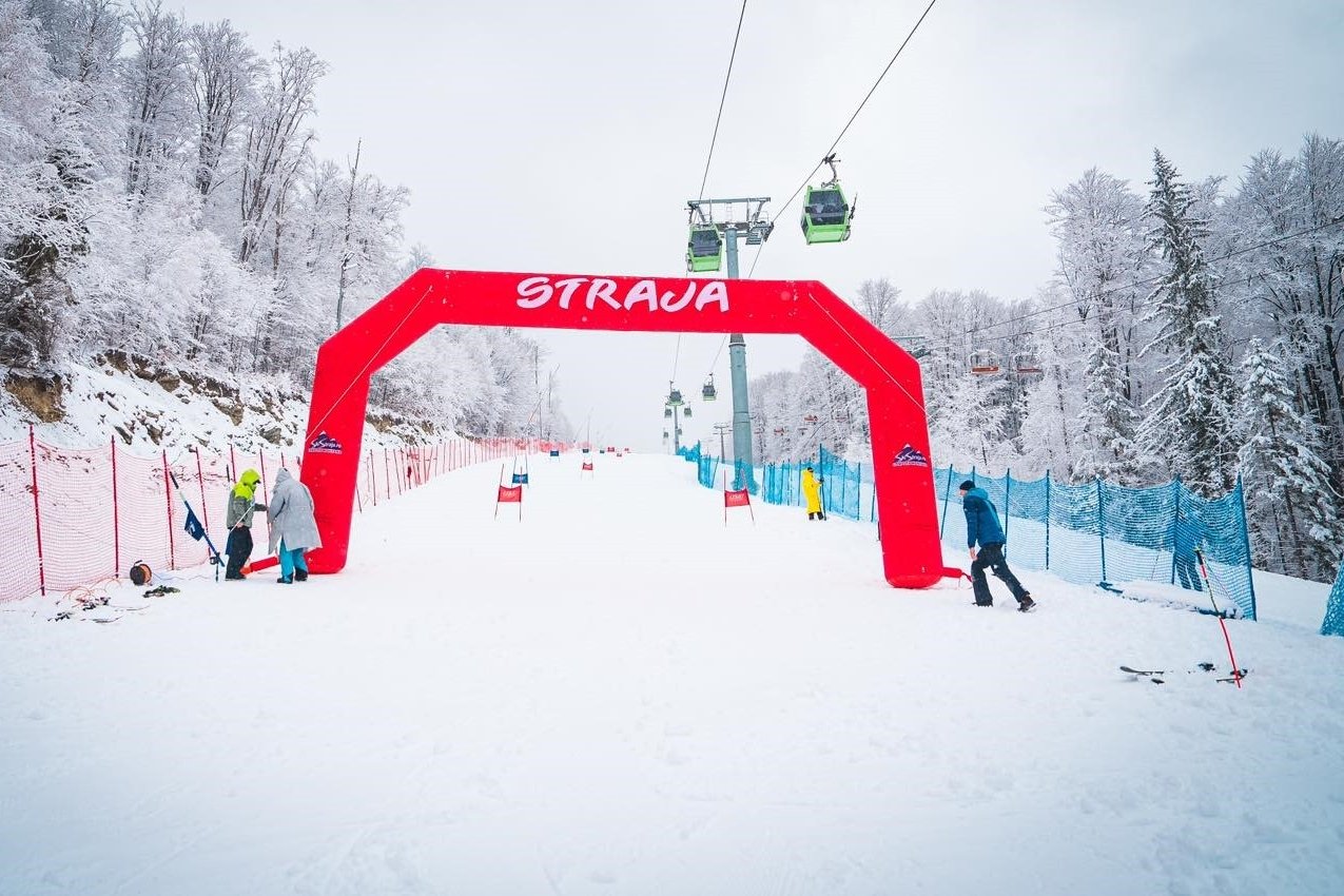 A versenye helyszíne, a Straja síközpont •  Fotó: Kids Sport