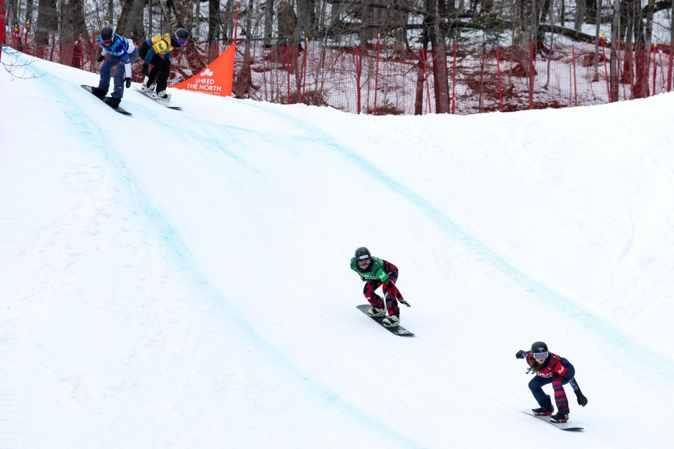 Snowboardcross edzés Mont-Sainte-Anne-ben •  Fotó: Reisz Zoltán/ VSK Csíkszereda