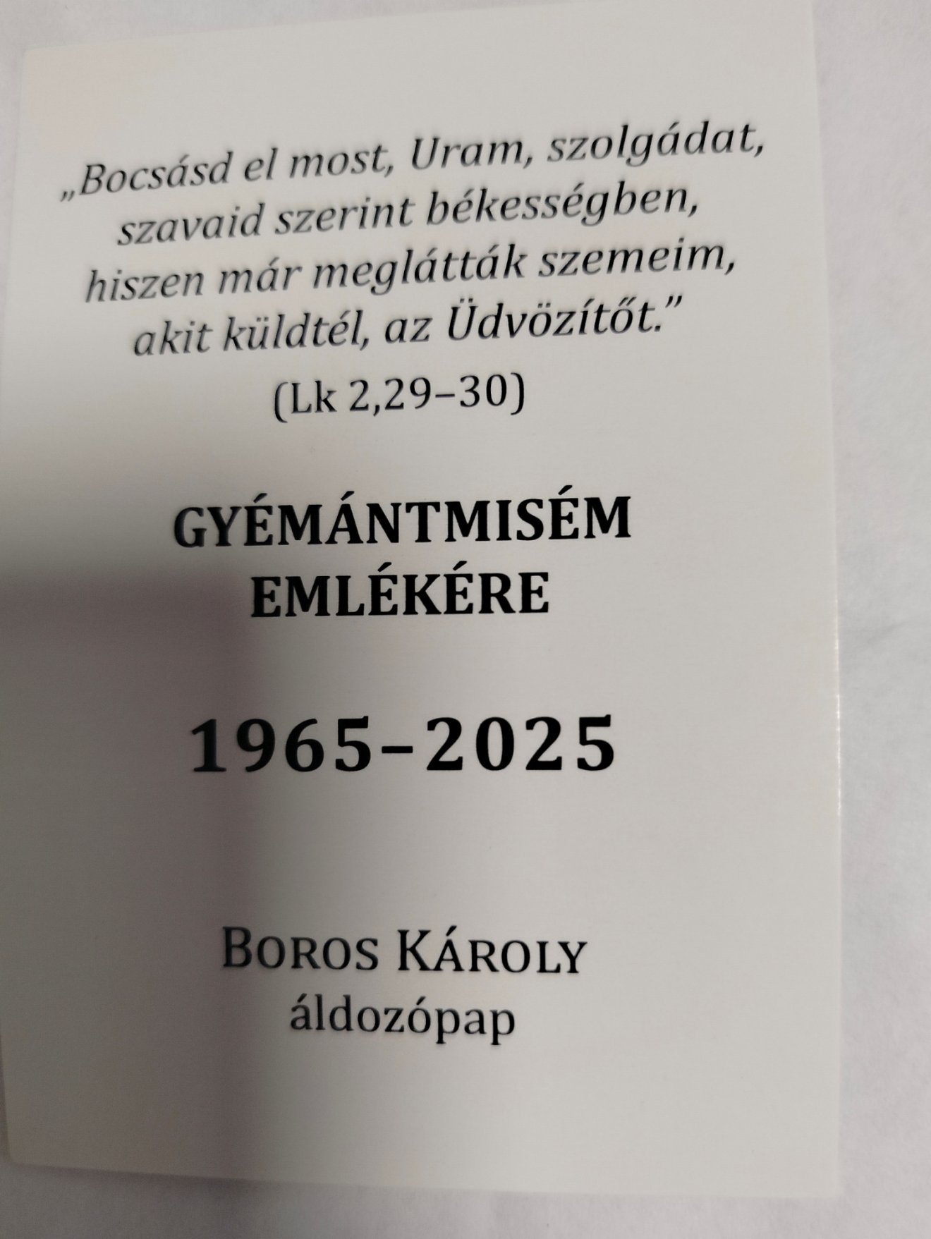A gyémántmise után kiosztott emlékkép •  Fotó: Dobos László