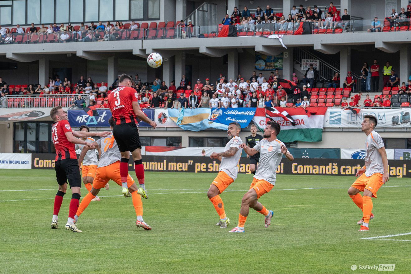 Nem működött az FK védelme az első félidőben •  Fotó: Borbély Fanni