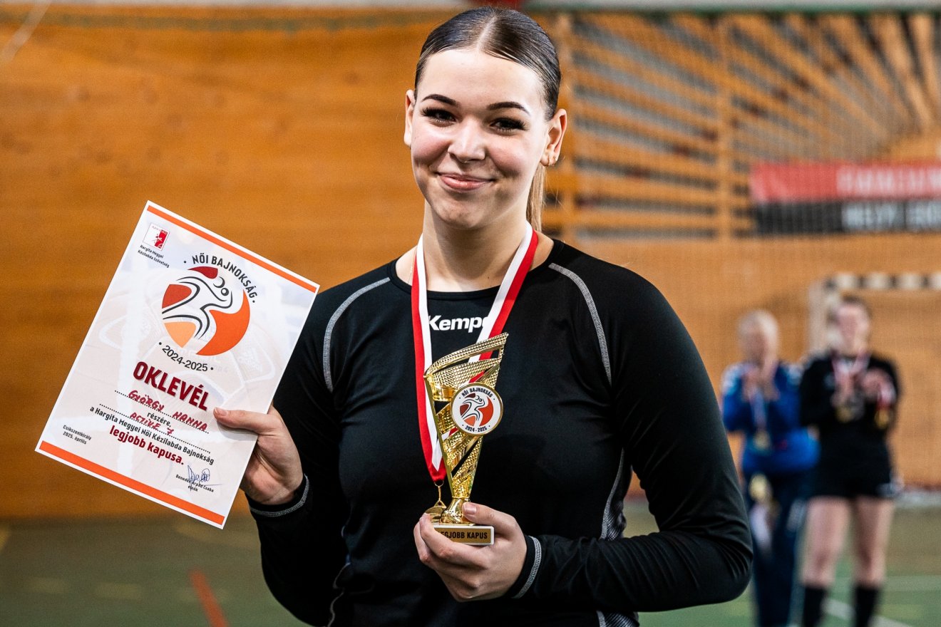 A legjobb kapusnak járó címet a marosvásárhelyi György Hanna érdemelte ki •  Fotó: Halmágyi Zsolt
