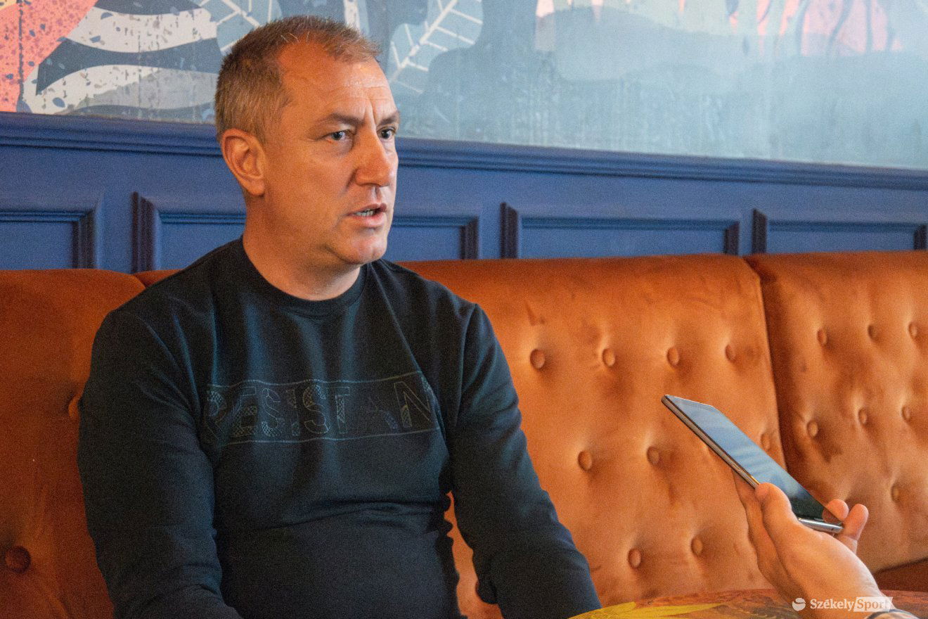 2023 óta vezeti az országos jégkorongbírói testületet • Fotó: Borbély Fanni