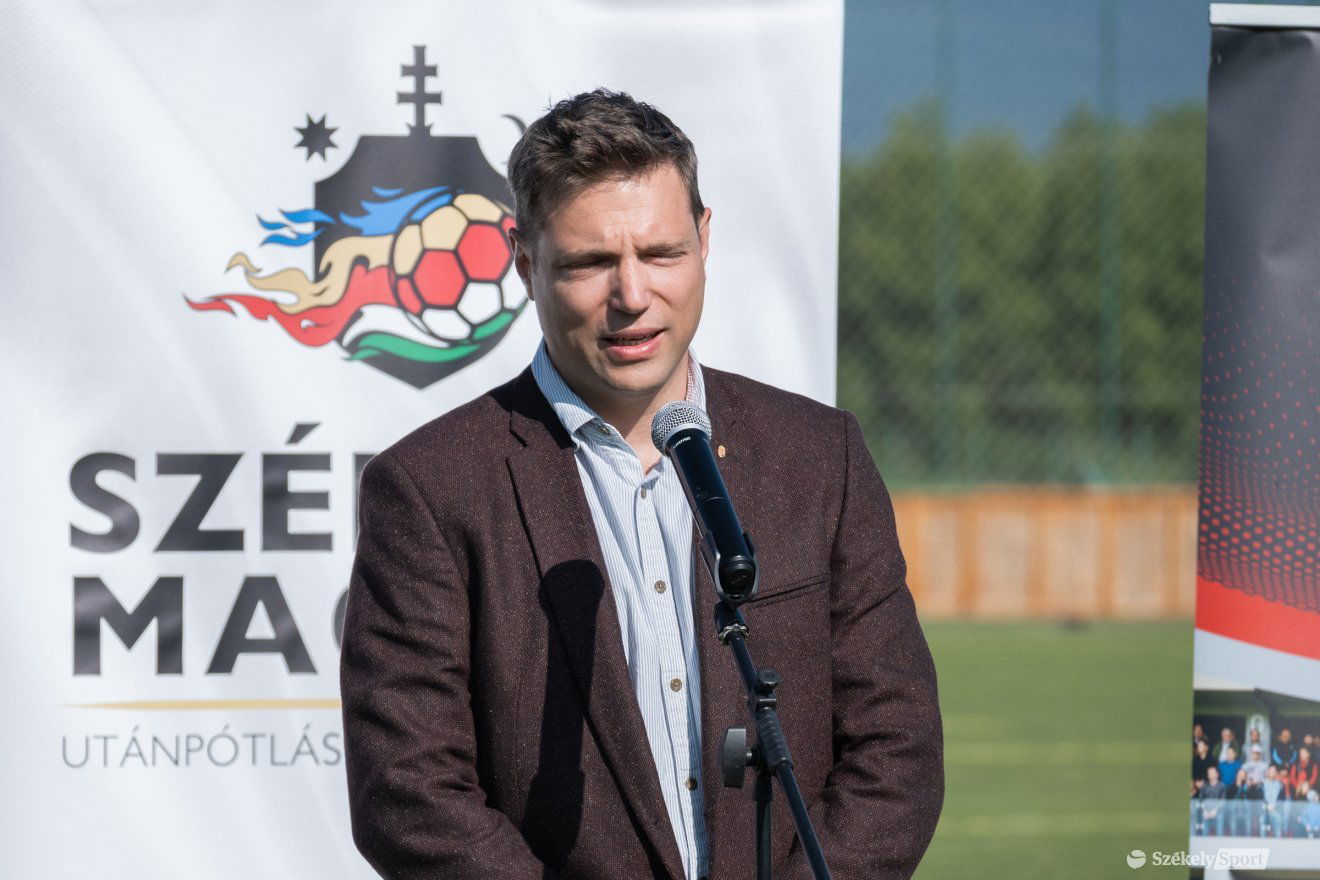 Szungert Balázs konzul •  Fotó: Borbély Fanni