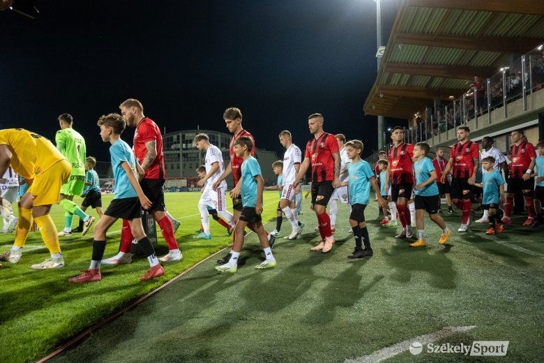 Megúszta figyelmeztetéssel a székely pólók ügyét az FK Csíkszereda