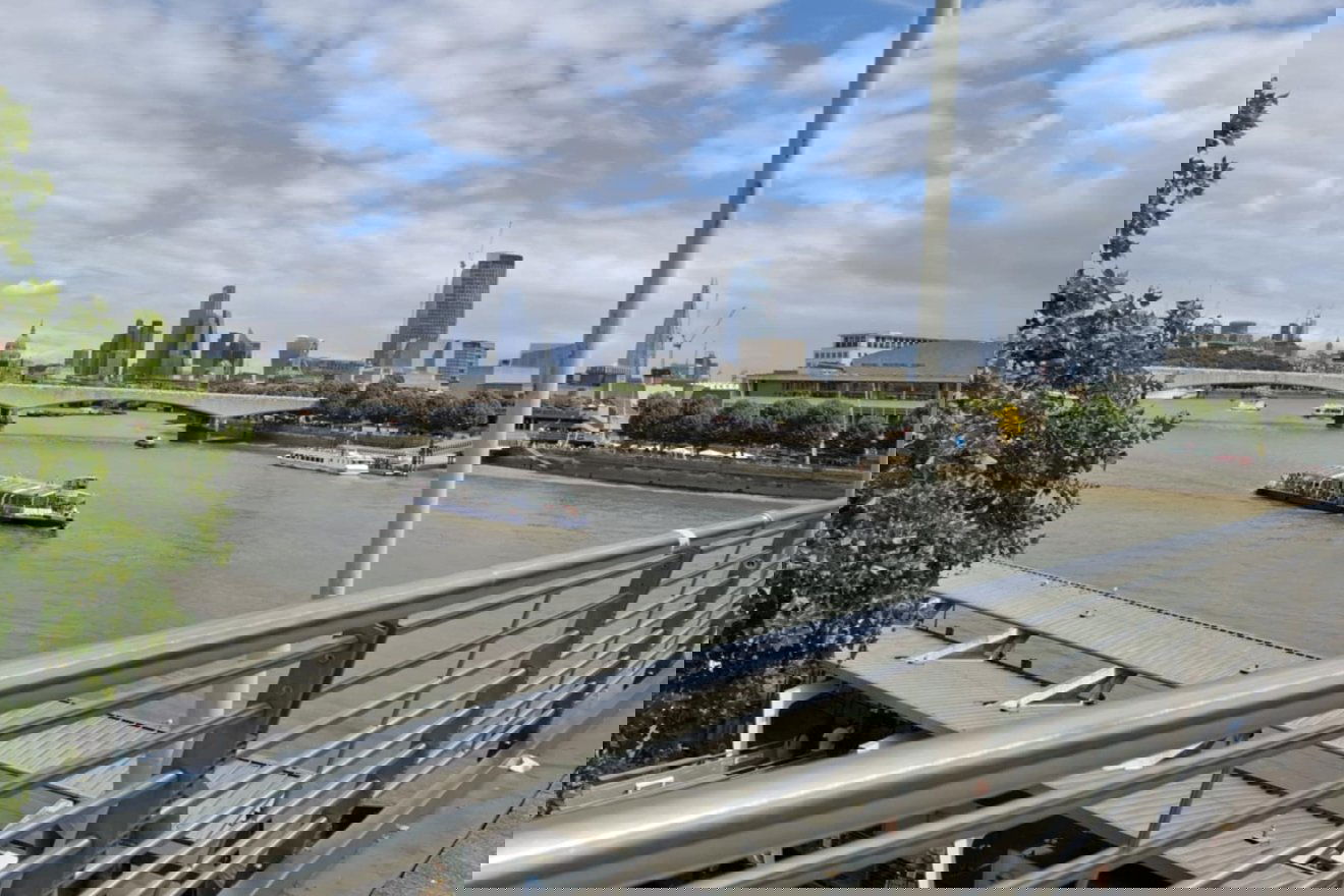 London központja a Temze feletti hídról •  Fotó: Dobos László