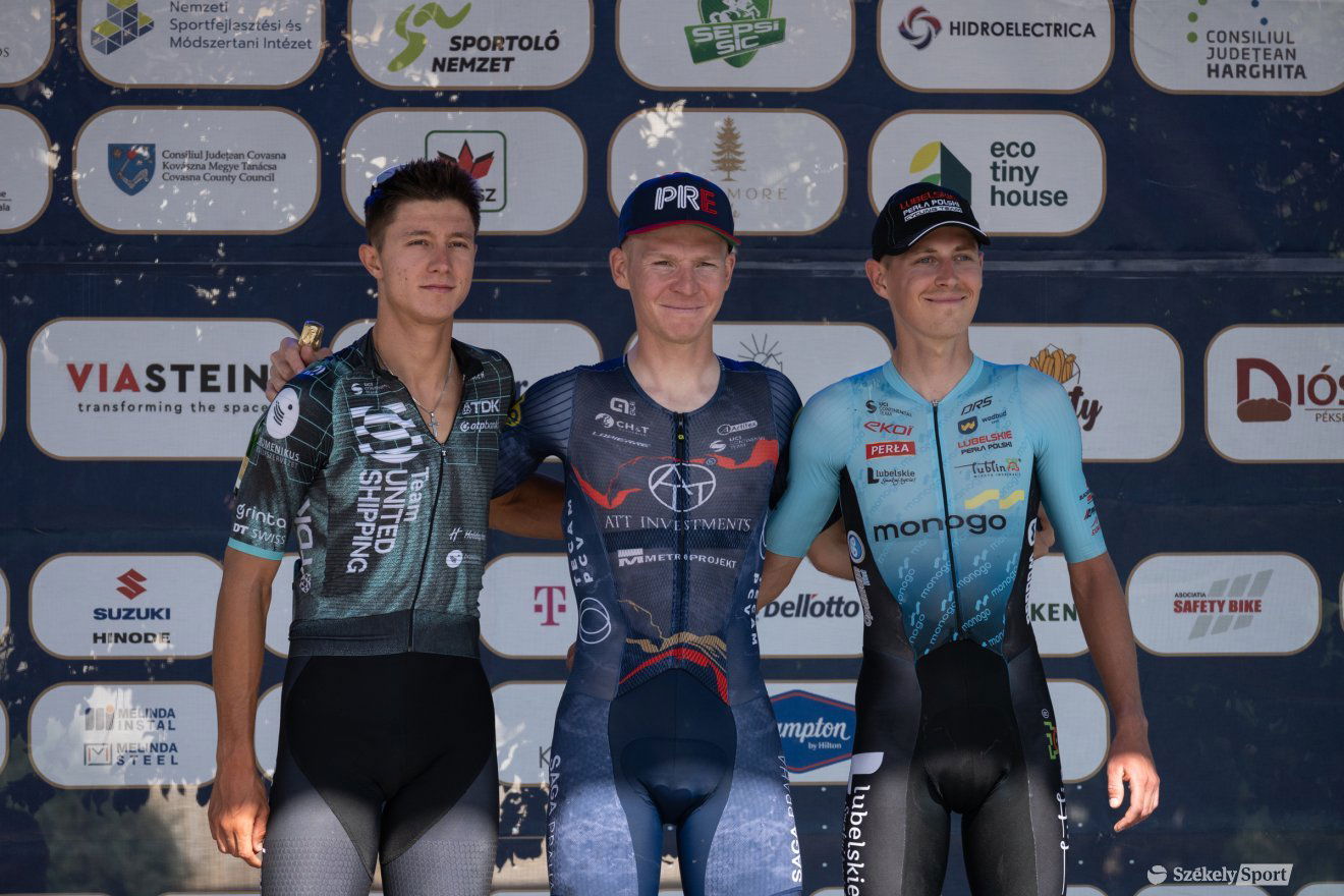 Az 1. szakasz dobogósai, balról jobbra: Nikiforos Arvanitou, Neuman Dominik, Szóstka Paweł •  Fotó: Borbély Fanni
