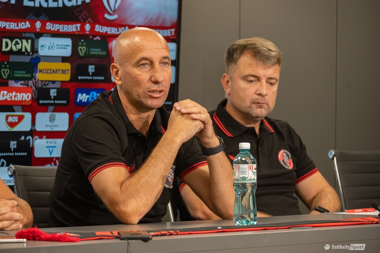 Történelmi idény rajtol Csíkszeredában: a piros-feketék hétfőn, hazai pályán kezdik meg első Szuperligás szezonjukat a Bukaresti Dinamo ellen •  Fotó: Borbély Fanni