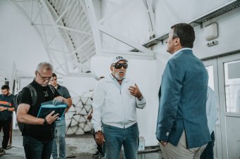 Helikopterrel érkezett Székelyföldre Ion Țiriac: jégpályákat szemlézett és az utánpótlásról tárgyalt