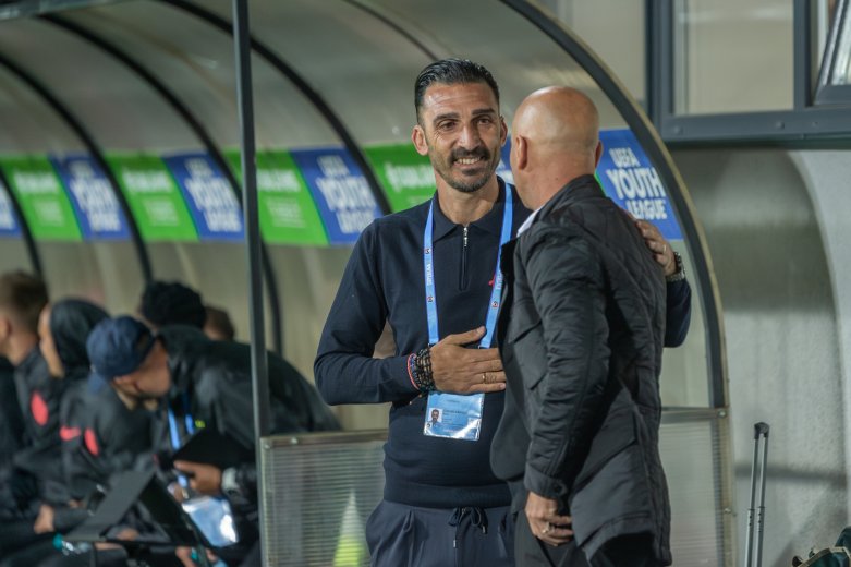 Edzőt keres az FCSB a rájátszásra, Charalambous bejelentette lemondását