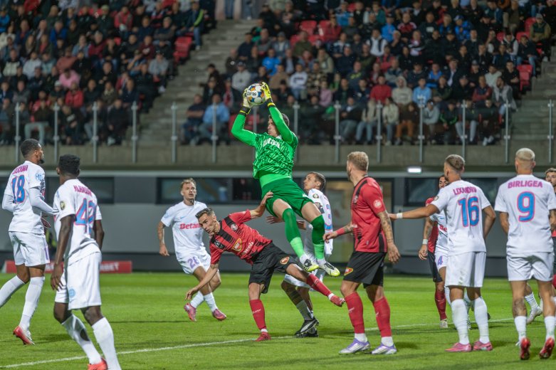 Elkísérhetik csapatukat a bajnok elleni találkozóra az FK Csíkszereda drukkerei