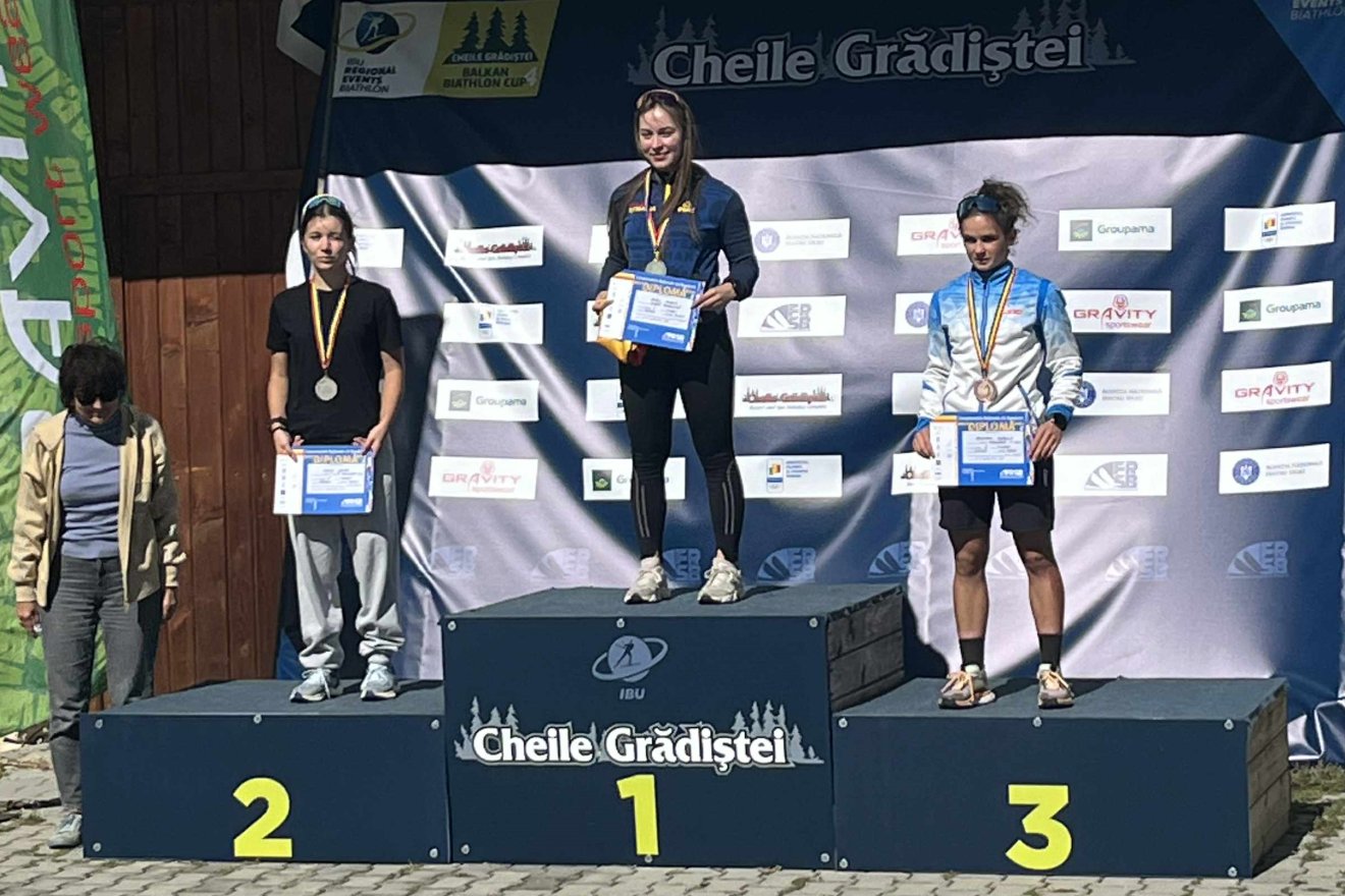 Balról Kurkó Janka Dóra, jobbról Kelemen Szidónia •  Fotó: Csíkszeredai ISK