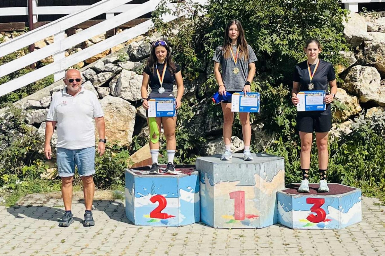 Kurkó Janka Dóra első, Kelemen Boglárka második lett •  Fotó: Csíkszeredai ISK