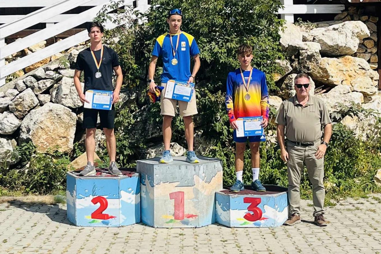 Bíró Magor (balról az első) a dobogó második fokára állhatott •  Fotó: Csíkszeredai ISK