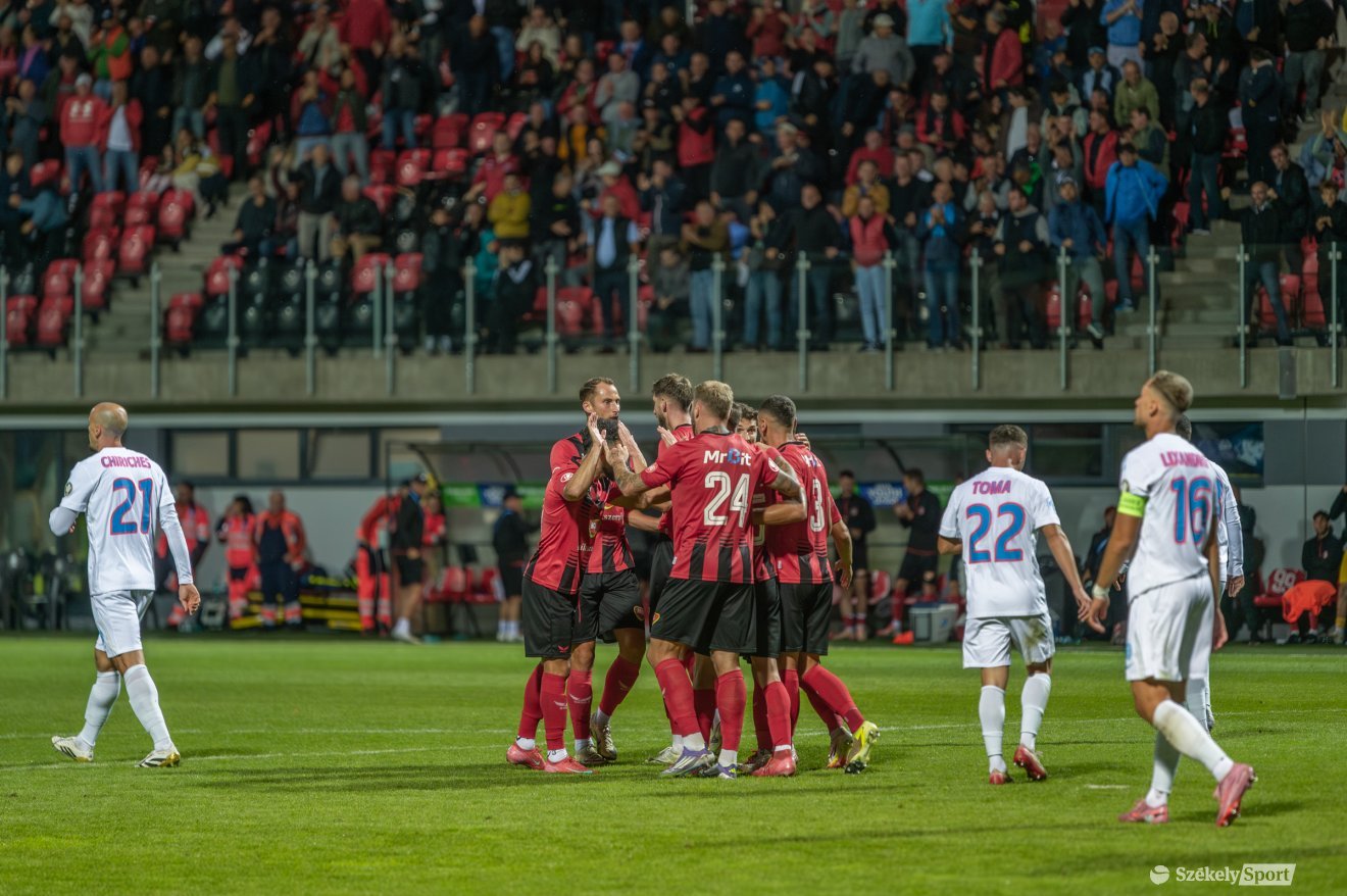 •  Fotó: Pinti Attila