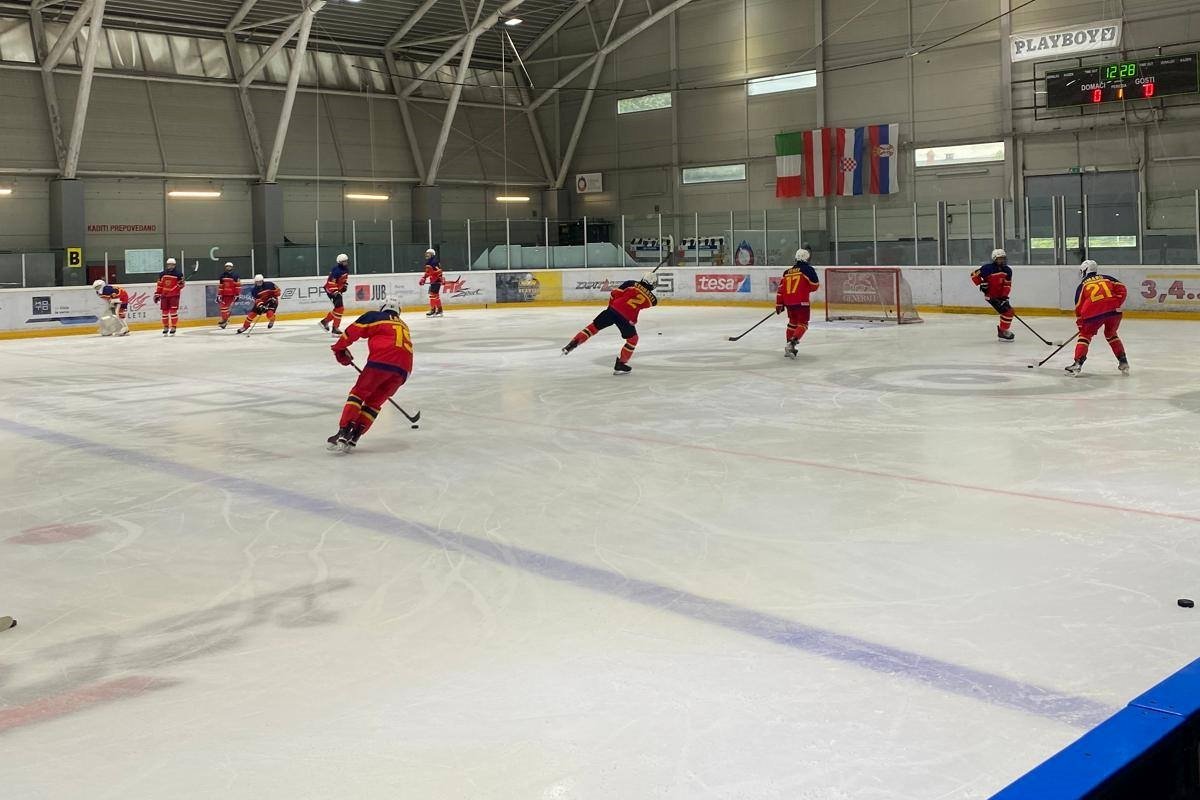 •  Fotó: Román Jégkorong-szövetség (FRHG)