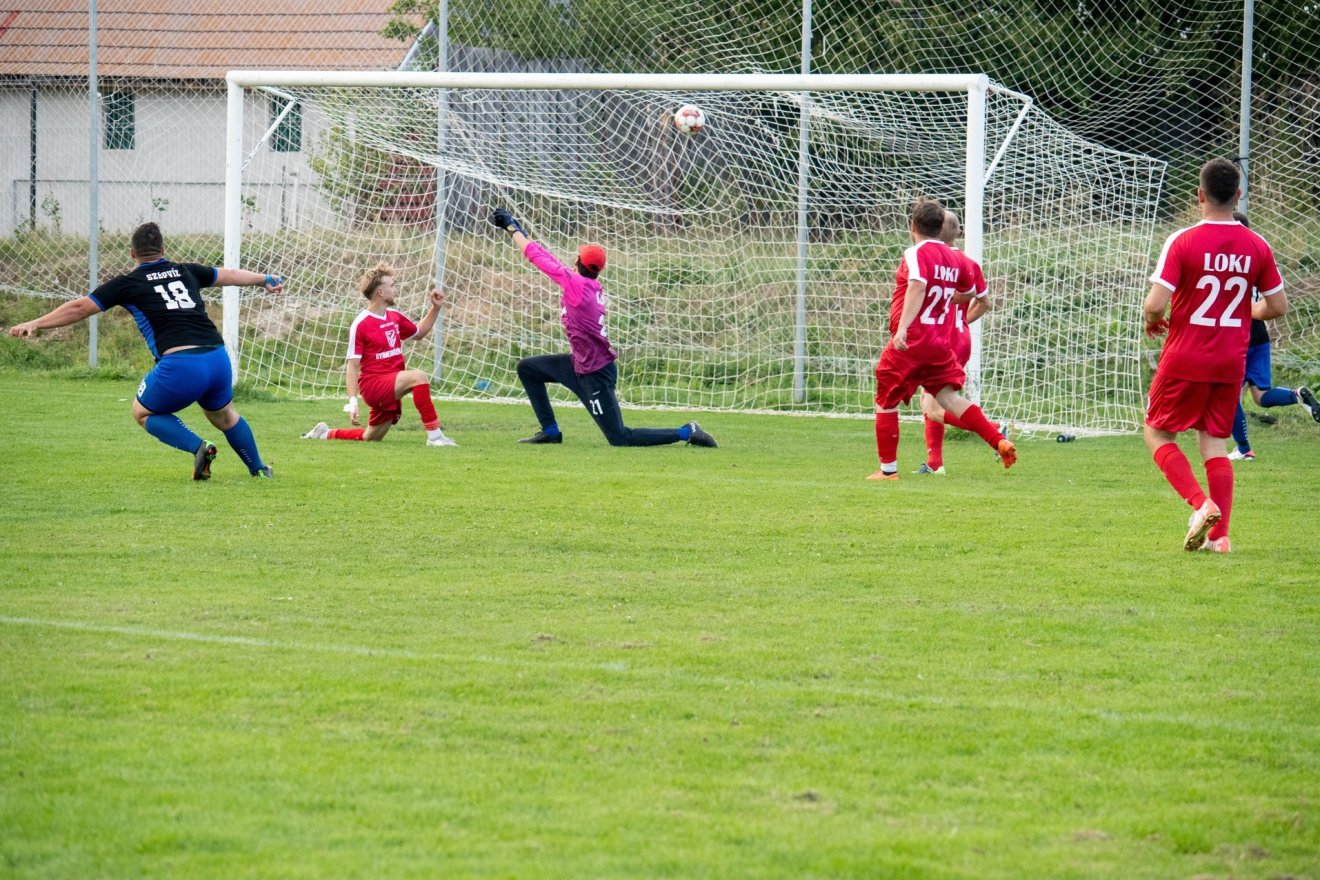 Pillanatkép a Szépvíz–Gyimesközéplok mérkőzésről •  Fotó: facebook/ Loki SC