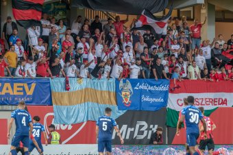 Székely zászlók miatt bírságolták meg az FK Csíkszeredát – Szondy Zoltán az RMDSZ fellépését sürgeti