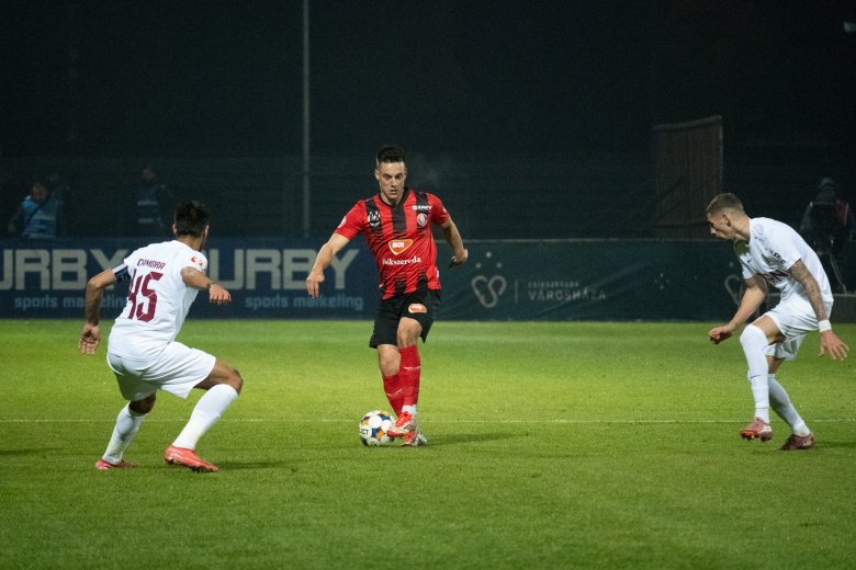 Pászka szemtelen tizenegyesével az FK Csíkszereda a hosszabbításban szerzett pontot a Kolozsvári CFR ellen