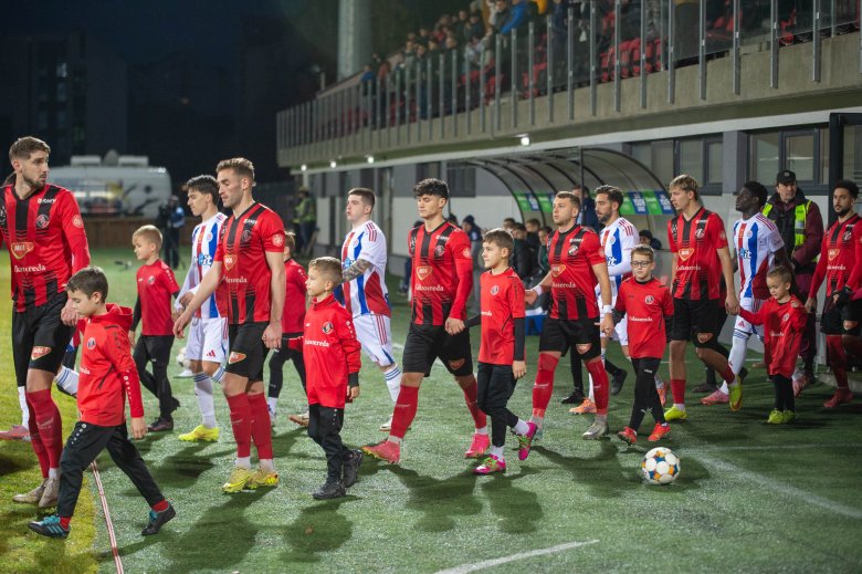 Délután az FK Csíkszereda, este a magyar válogatottak meccsét nézhetjük