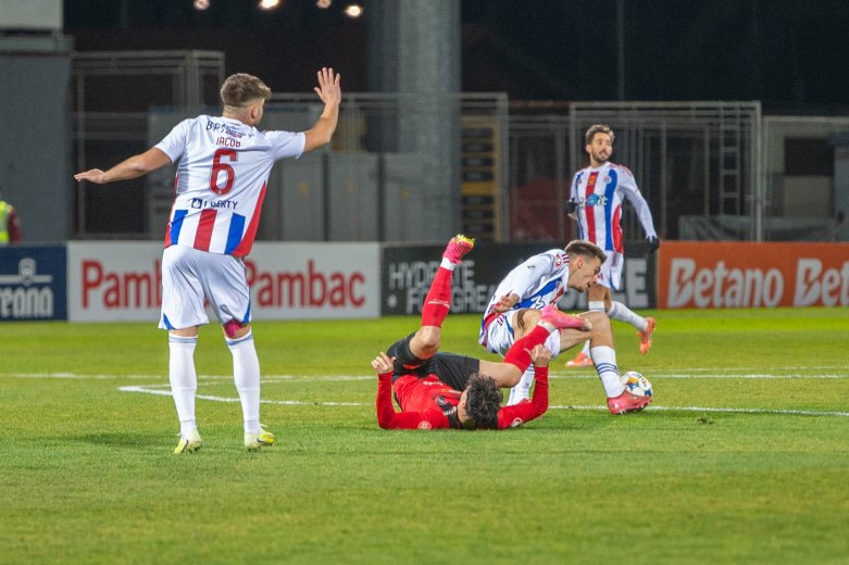 Megnyirbálná az élvonalbeli mezőnyt a ligaelnök