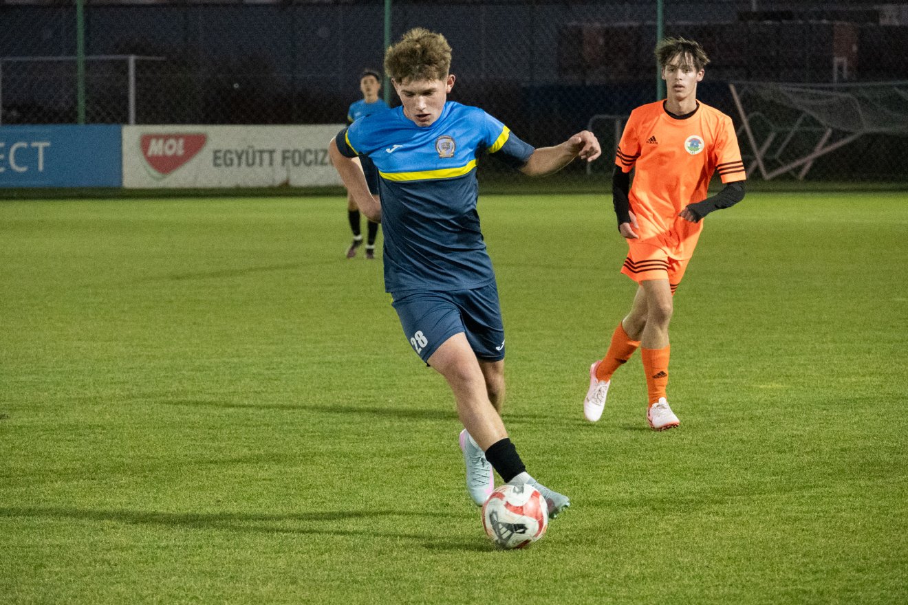Sok gól esett az U17-es korosztályú fiúk mérkőzésén •  Fotó: Borbély Fanni