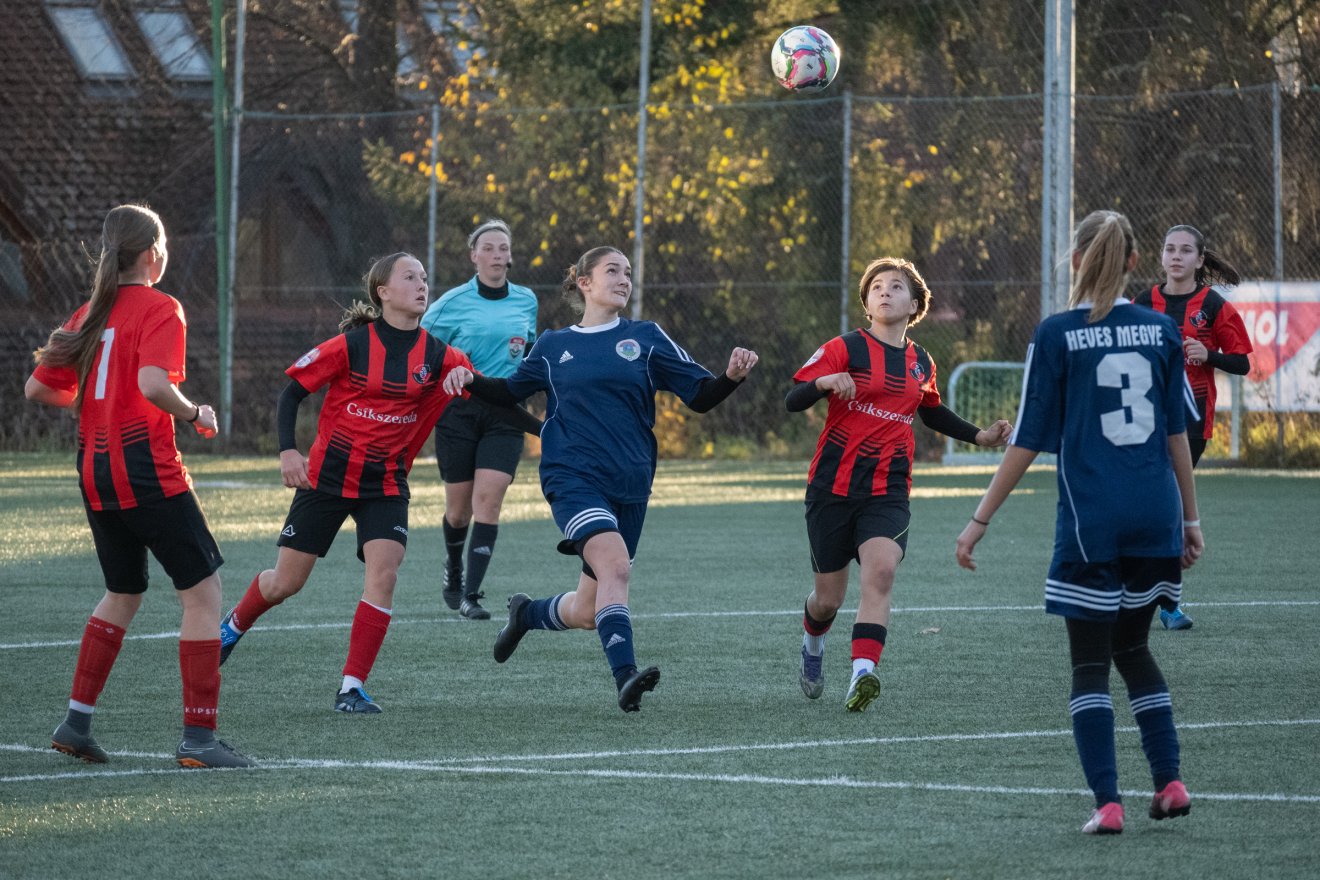 Szoros eredménnyel zárult a lánycsapatok mérkőzése •  Fotó: Borbély Fanni