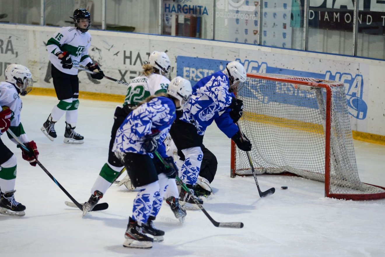 Nagyot küzdött a csíki csapat •  Fotó: Csíkszeredai Sportklub Női Jégkorong