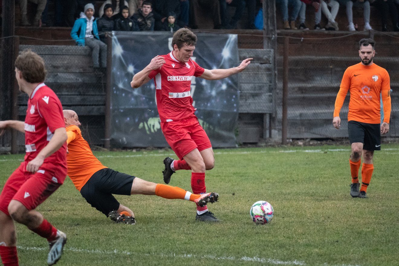 Jelenet az Csíkszentsimon–Golimpiákosz mérkőzésről •  Fotó: Borbély Fanni