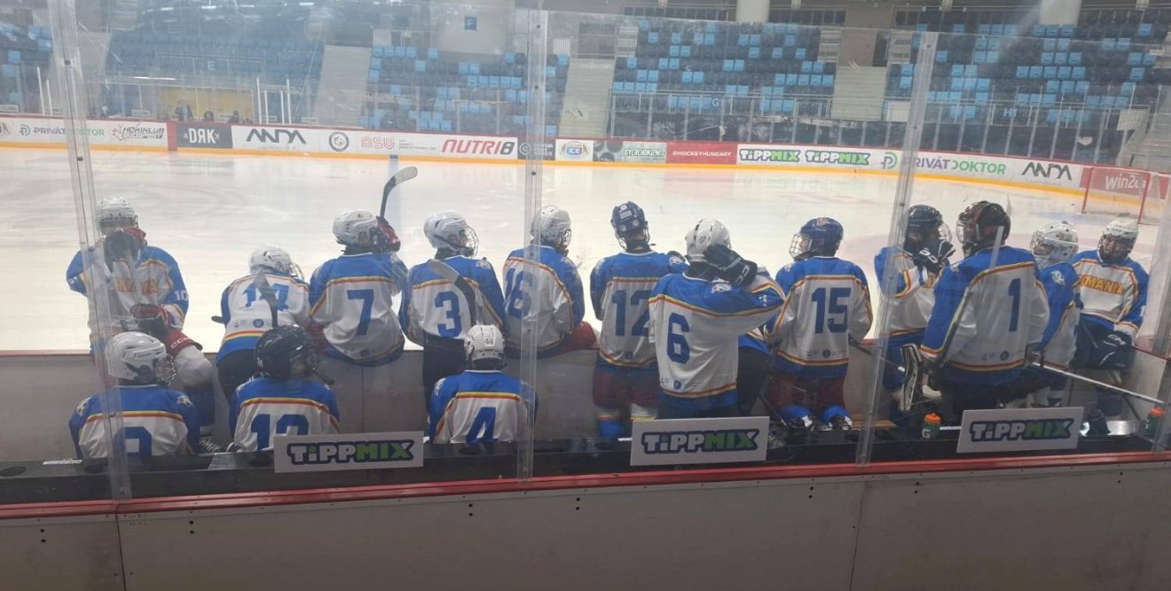 &bullet;  Fotó: Román Jégkorong-szövetség (FRHG)