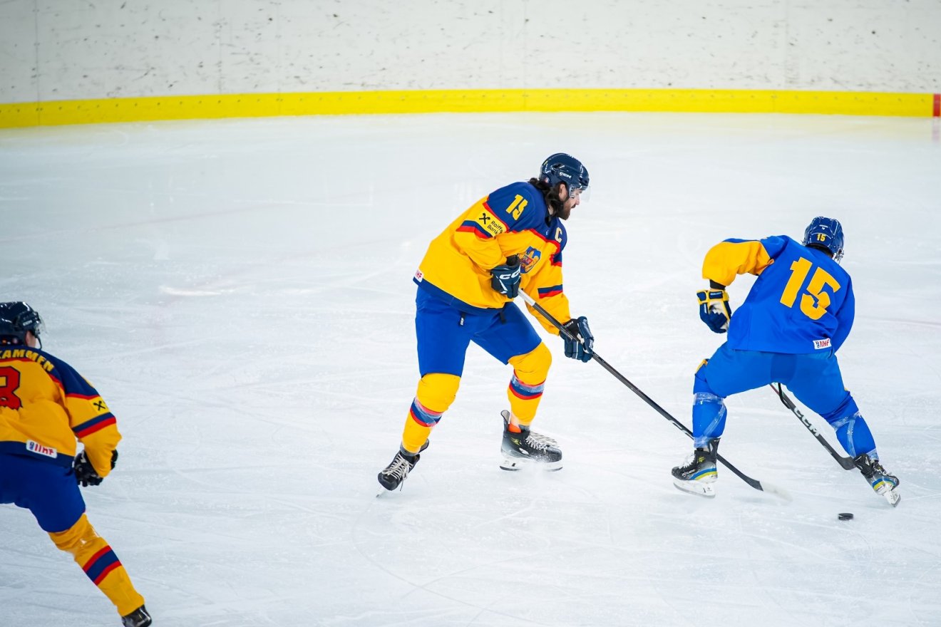 &bullet;  Fotó: Román Jégkorong-szövetség (FRHG)