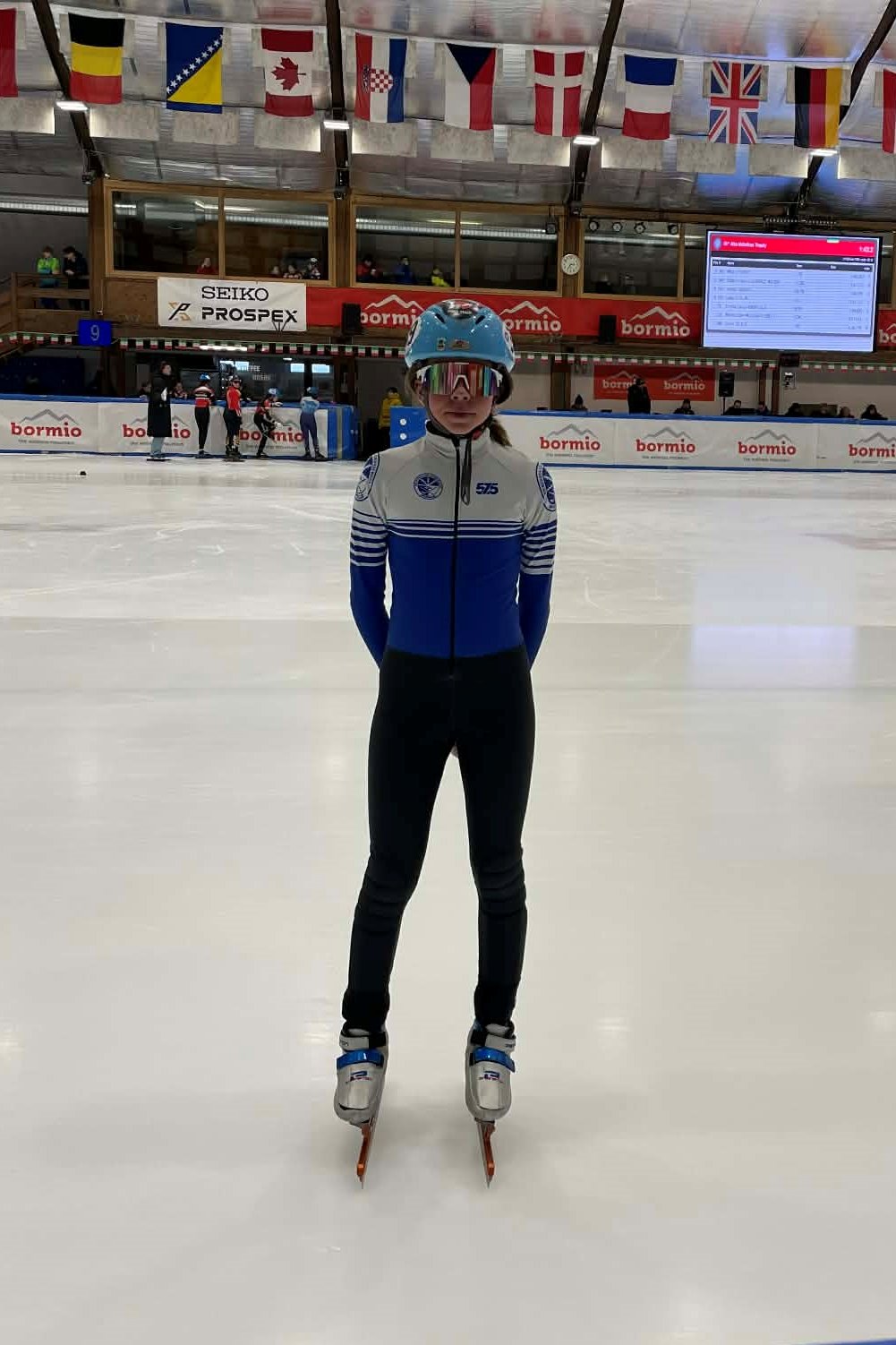 Lőrinczi-Mátéfi Viola Veronika a jégen. •  Fotó: Csíkszeredai Sportklub Gyorskorcsolya