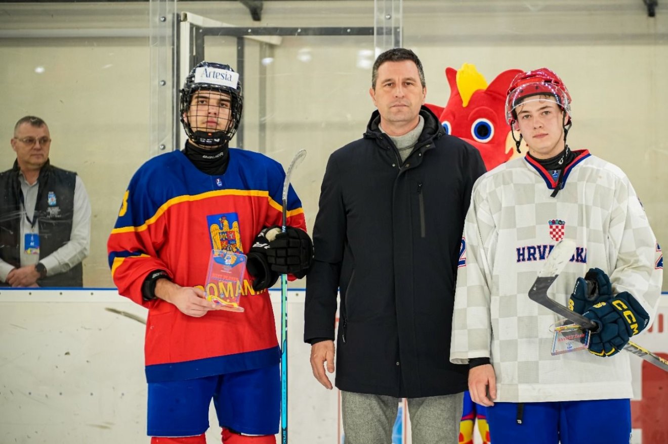 Matei Bolocan (balról) és Roko Goršić kapták a mérkőzés legjobbjainak járó díjat &bullet;  Fotó: Fotó: FRHG / Dan Rosiu