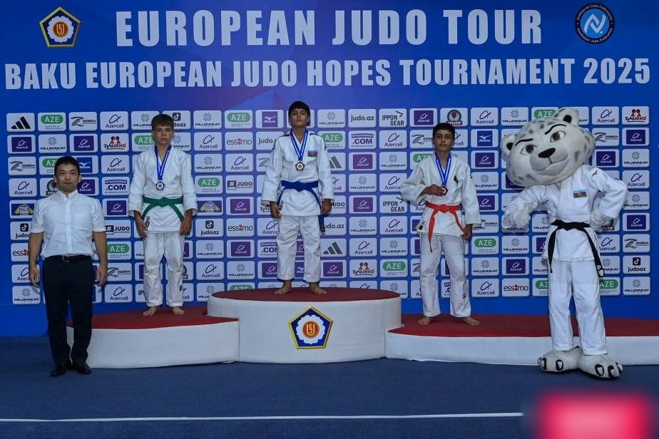 Balról a második Erőss Dániel •  Fotó: Csíkszentdomokosi Judo Klub