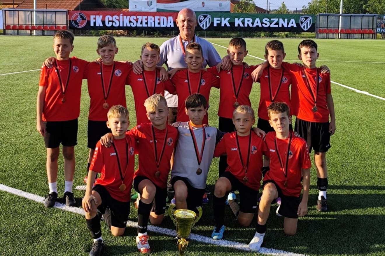 Az U11-esek a náluk egy évvel nagyobb korosztályban is megállták a helyüket •  Fotó: FK Csíkszereda