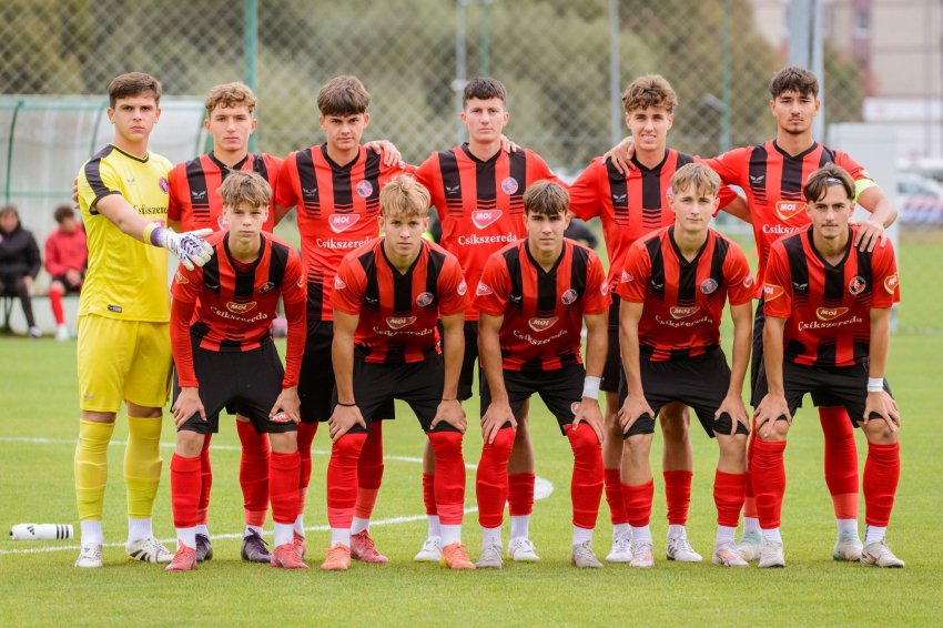 Az ifjúsági ligás piros-feketék •  Fotó: FK Csíkszereda