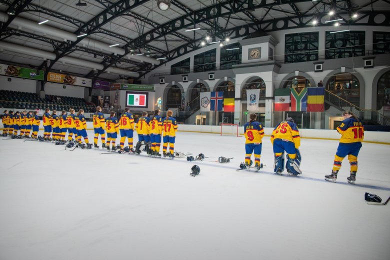 Kitömték a hazai ketrecet: harmincat ütött a romániai U18-as női hokiválogatott
