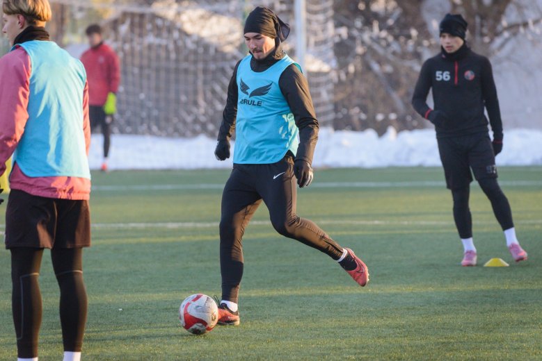 Edzőtáborban készülnek a piros-feketék akadémiai együttesei