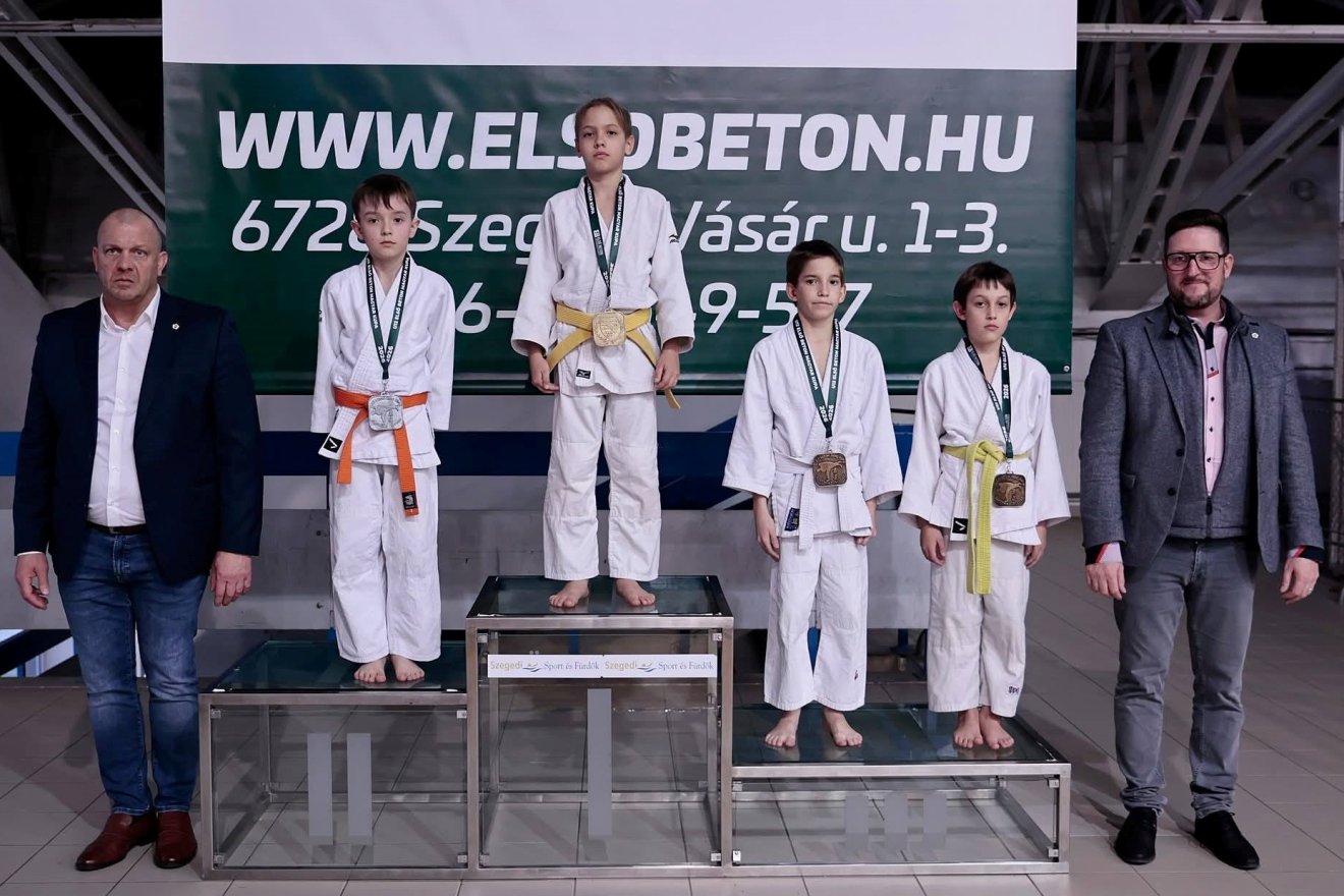 Péter Ádám a második a dobogó második helyén. &bullet;  Fotó: Bor Veronika