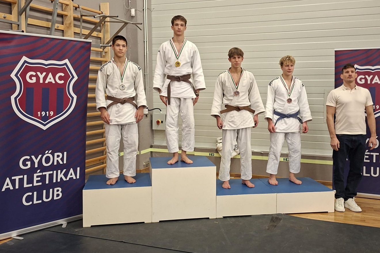 Balogh Péter és Koka Krisztián a harmadik helyen &bullet;  Fotó: Csíkszeredai VSK